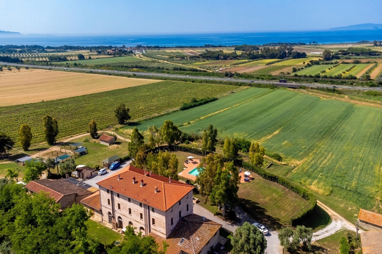 Vigna Maremma Toscana con vista sul mare